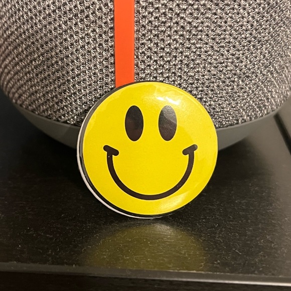 Yellow Smiley Face Pin - Picture 1 of 2